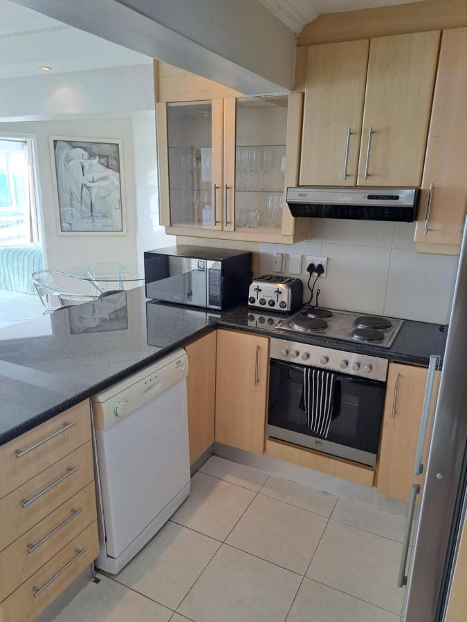 3 Bedroom Sea Facing Family Apartment Cape Town Moullie Point מראה חיצוני תמונה