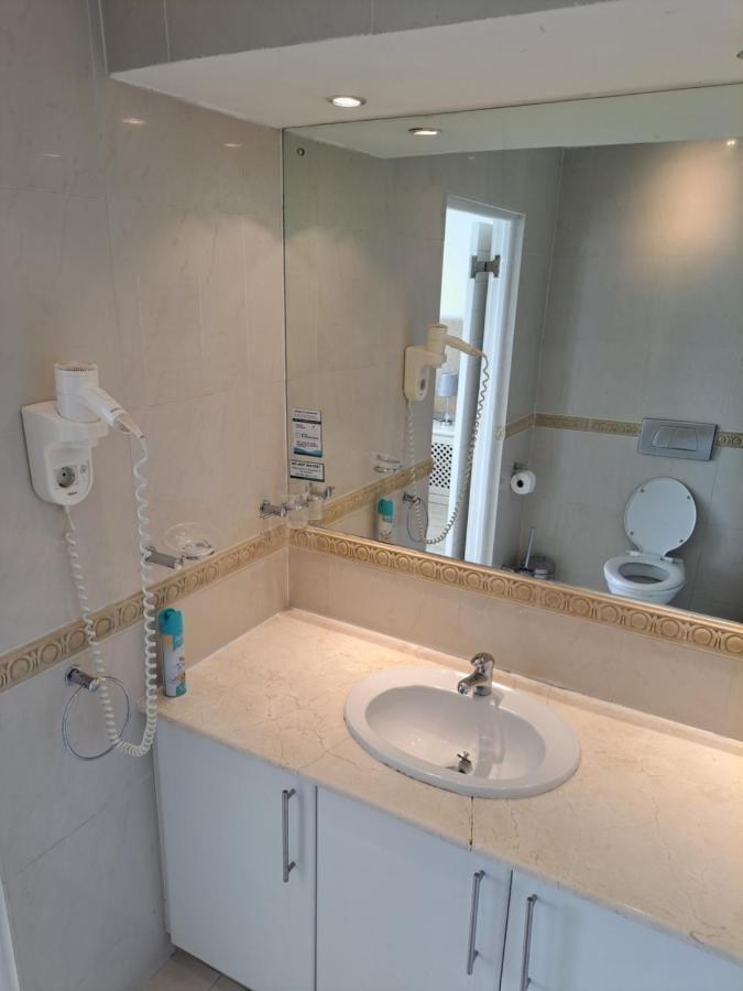 3 Bedroom Sea Facing Family Apartment Cape Town Moullie Point מראה חיצוני תמונה