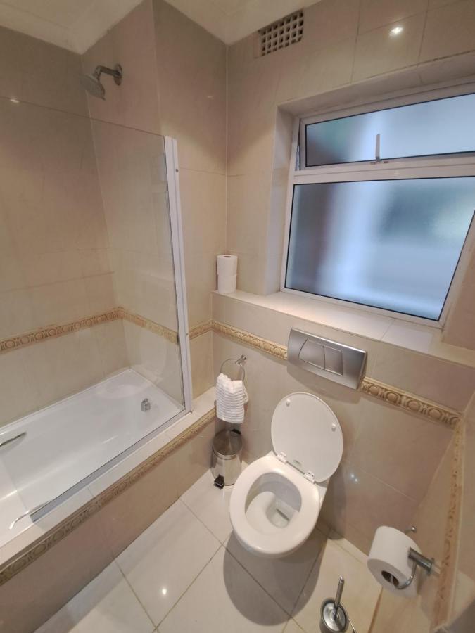 3 Bedroom Sea Facing Family Apartment Cape Town Moullie Point מראה חיצוני תמונה
